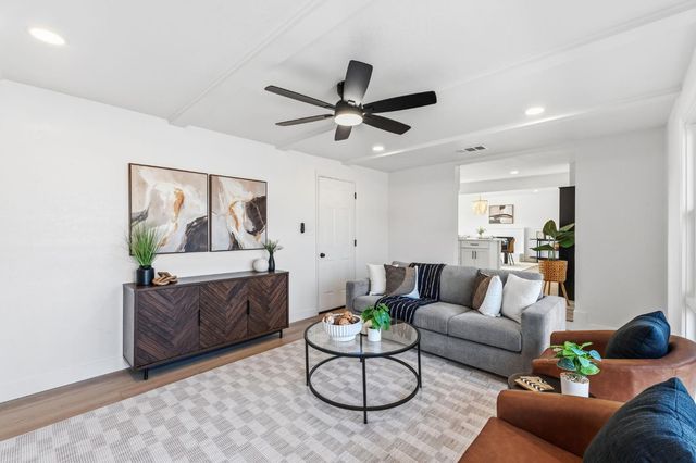 2625 E Sussex Way, Fresno, CA 93726