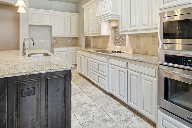 106 Elm Crest Court, Weatherford, TX 76087