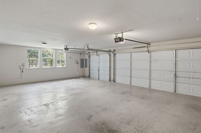 106 Elm Crest Court, Weatherford, TX 76087