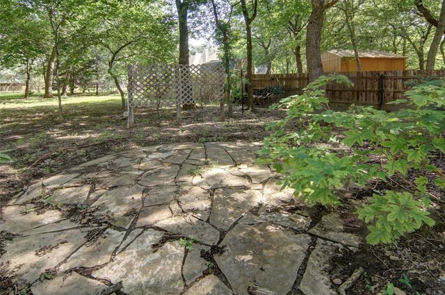 106 Elm Crest Court, Weatherford, TX 76087
