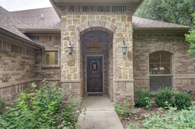 106 Elm Crest Court, Weatherford, TX 76087