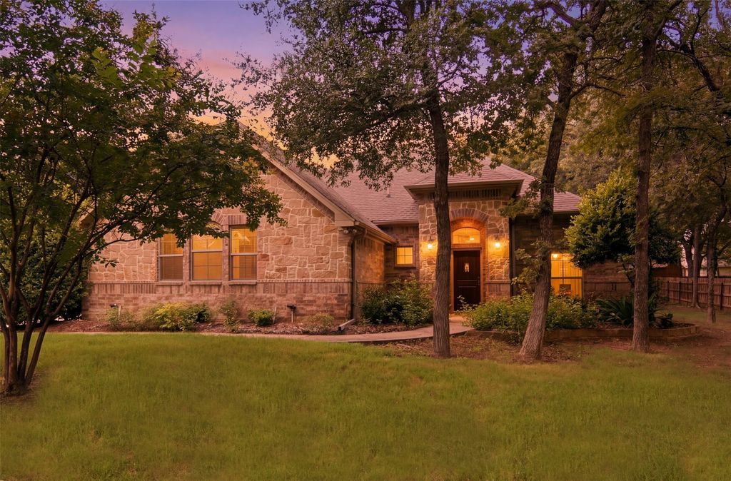 106 Elm Crest Court, Weatherford, TX 76087
