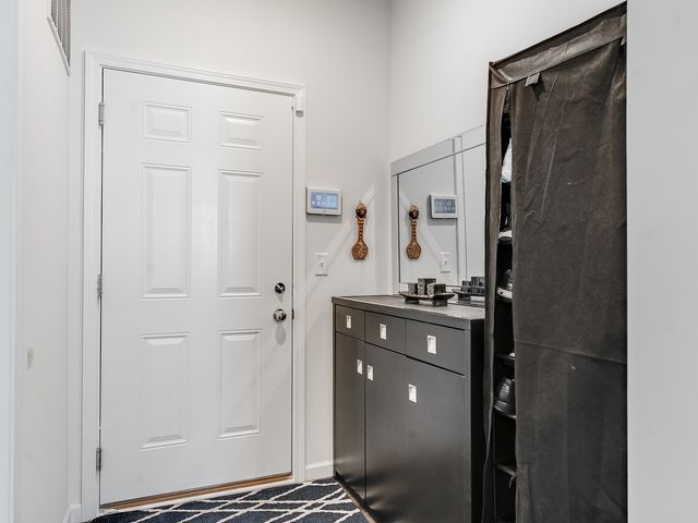 2552 Weatherbee Lane, Naperville, IL 60563