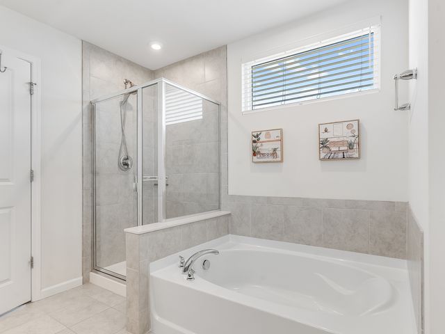 2552 Weatherbee Lane, Naperville, IL 60563