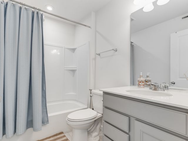 2552 Weatherbee Lane, Naperville, IL 60563