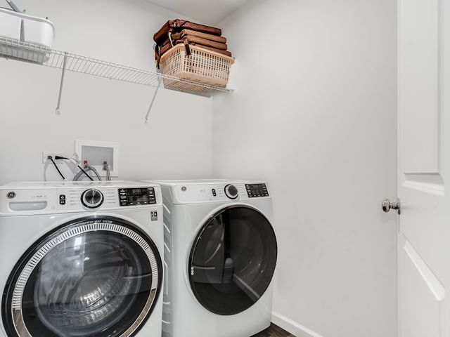 2552 Weatherbee Lane, Naperville, IL 60563