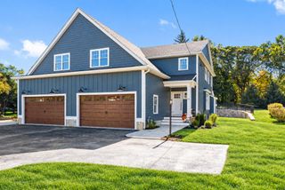 35 School St 35, Woburn, MA 01801