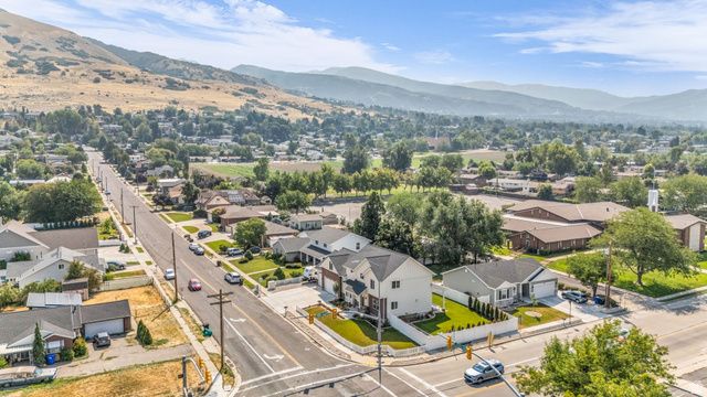 410 E PAGES LN, Centerville, UT 84014