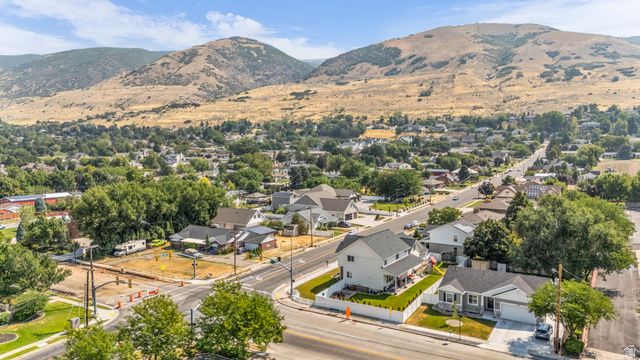 410 E PAGES LN, Centerville, UT 84014