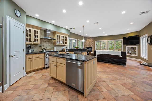 55 Butternut Lane, Watertown, CT 06795
