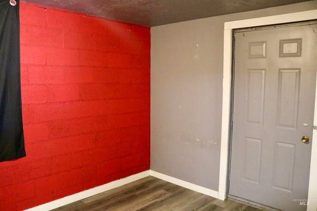 123 Ithaca, Caldwell, ID 83605