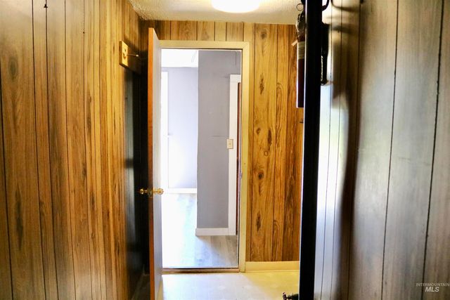 123 Ithaca, Caldwell, ID 83605