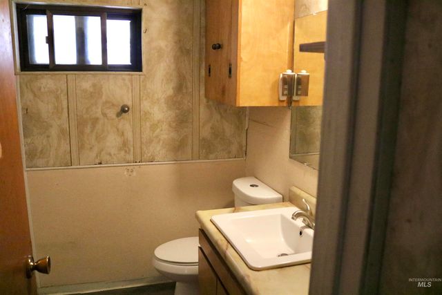 123 Ithaca, Caldwell, ID 83605