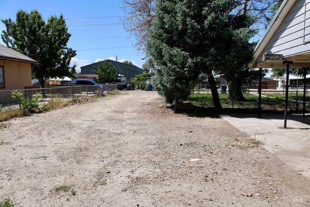 123 Ithaca, Caldwell, ID 83605
