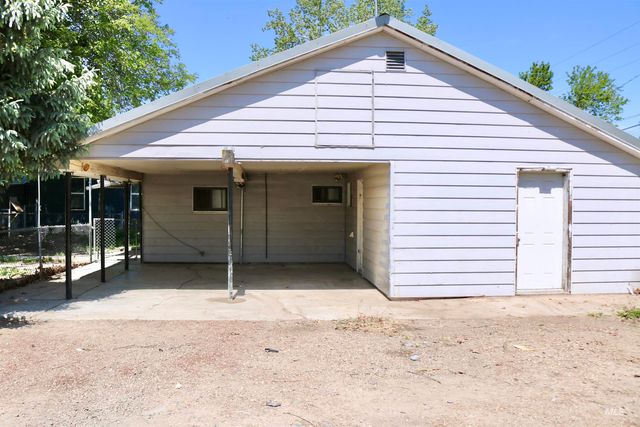 123 Ithaca, Caldwell, ID 83605