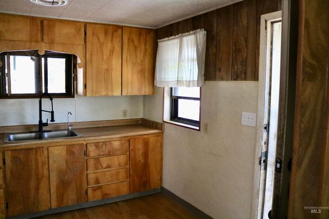 123 Ithaca, Caldwell, ID 83605