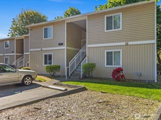 12513 NE 130th Way #C102, Kirkland, WA 98034