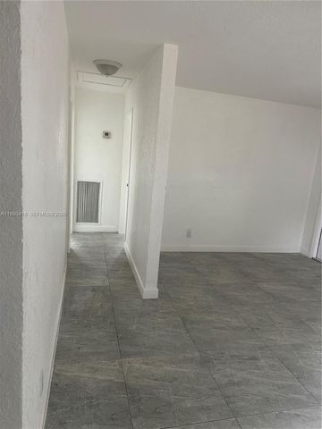 151 W 11th St 1, Riviera Beach, FL 33404