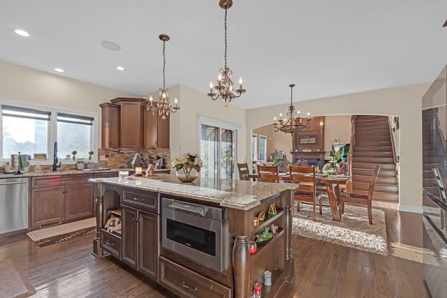 4503 Sassafras Lane, Naperville, IL 60564