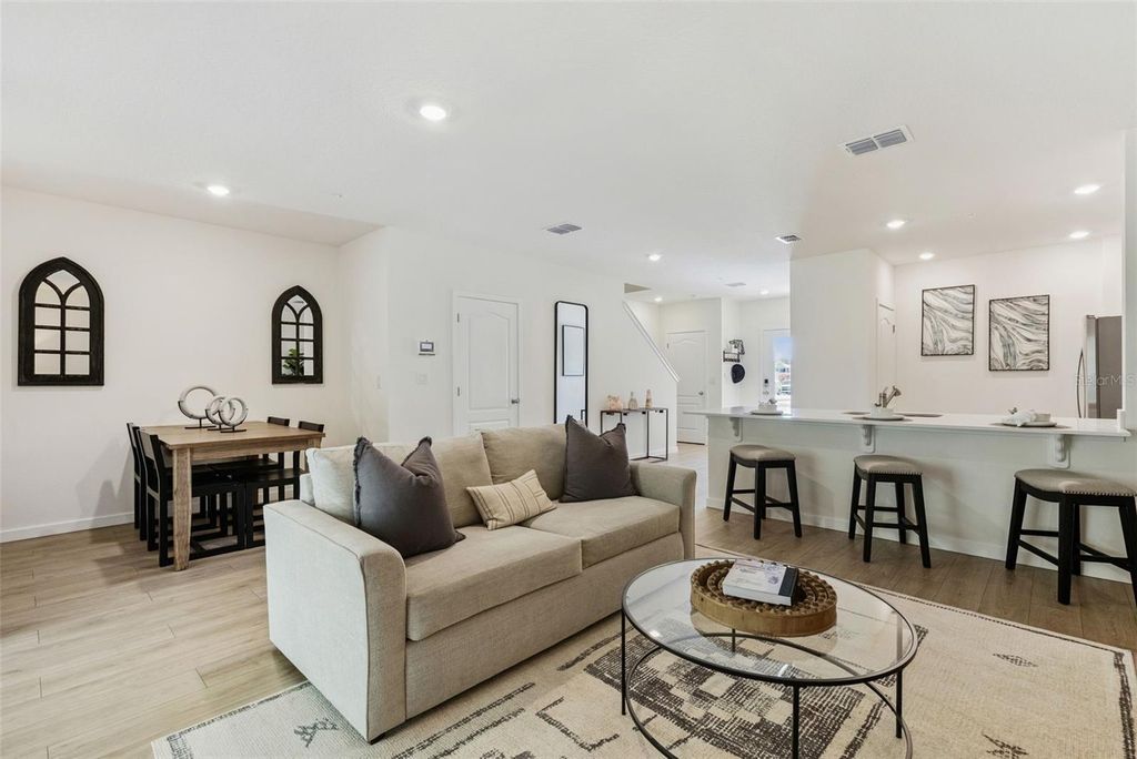 Image 4 of property listing at 3481 WYE OAK DRIVE, Apopka, FL 32703