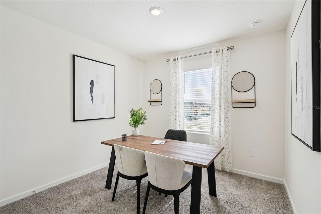 Image 5 of property listing at 3481 WYE OAK DRIVE, Apopka, FL 32703