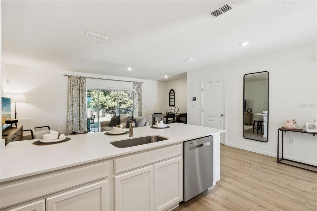 Image 7 of property listing at 3481 WYE OAK DRIVE, Apopka, FL 32703