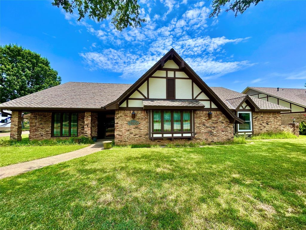 1406 Clover Hill Road, Mansfield, TX 76063