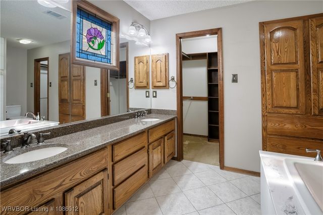 10412 Stoneleige Street, Fort Smith, AR 72908