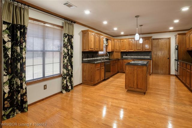 10412 Stoneleige Street, Fort Smith, AR 72908