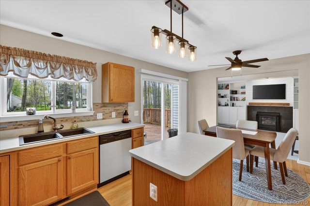 6140 Blue Heron Drive, Genoa Township, MI 48843