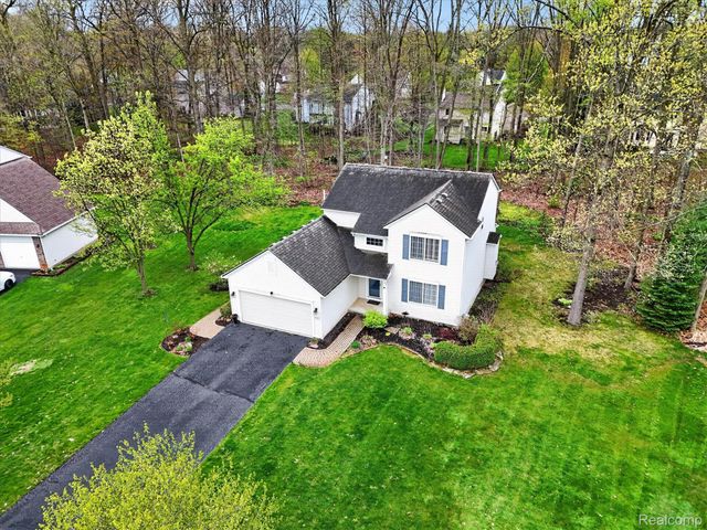 6140 Blue Heron Drive, Genoa Township, MI 48843