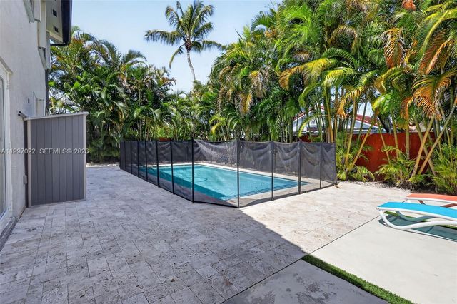 18198 NW 61st Ct, Hialeah, FL 33015