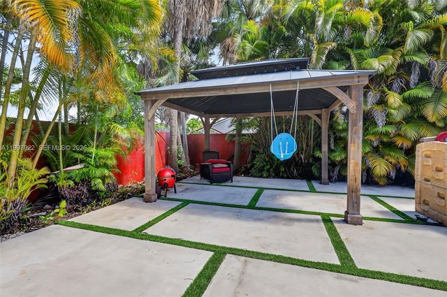 18198 NW 61st Ct, Hialeah, FL 33015