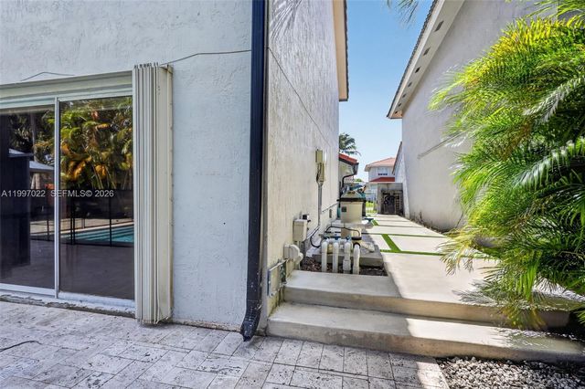 18198 NW 61st Ct, Hialeah, FL 33015