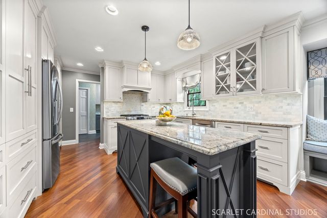 85 Claremont Drive, Naperville, IL 60540
