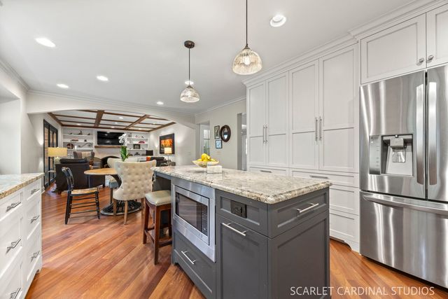 85 Claremont Drive, Naperville, IL 60540
