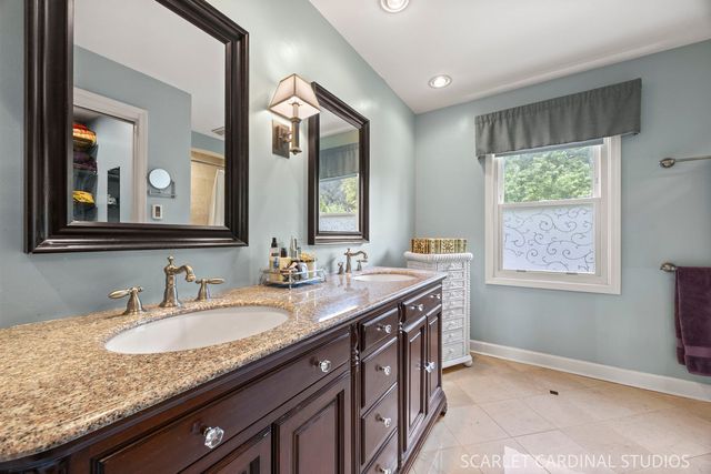 85 Claremont Drive, Naperville, IL 60540