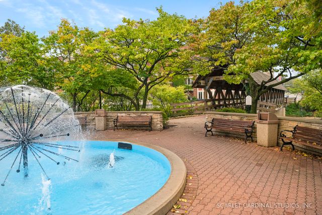 85 Claremont Drive, Naperville, IL 60540