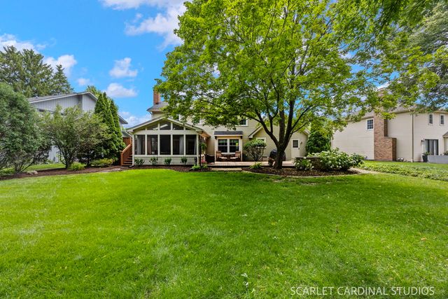 85 Claremont Drive, Naperville, IL 60540