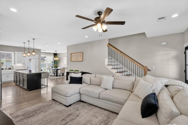 1097 Malinda Ln, Greenbrier, TN 37073