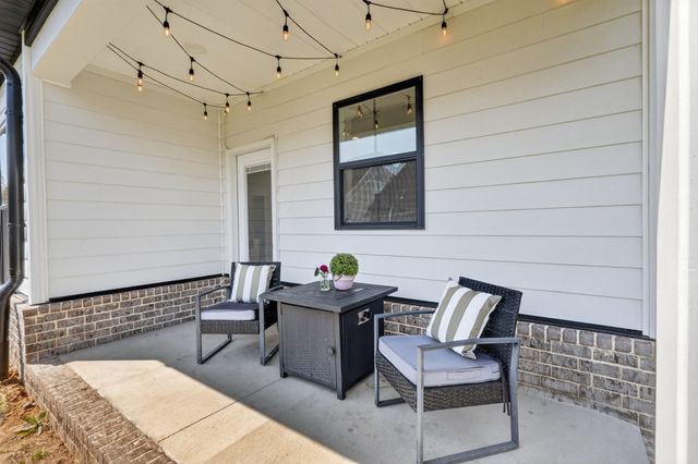 1097 Malinda Ln, Greenbrier, TN 37073