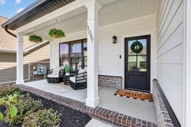 1097 Malinda Ln, Greenbrier, TN 37073