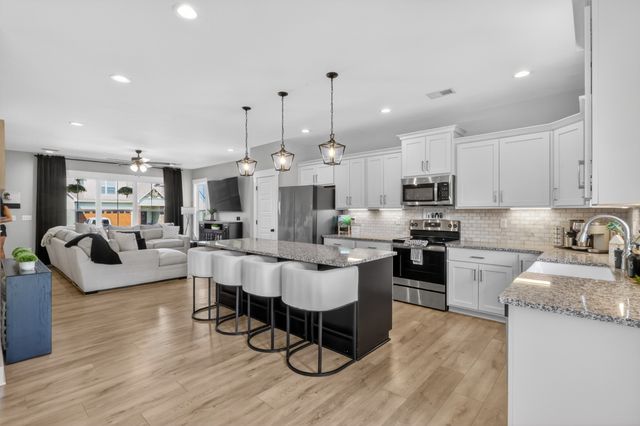 1097 Malinda Ln, Greenbrier, TN 37073