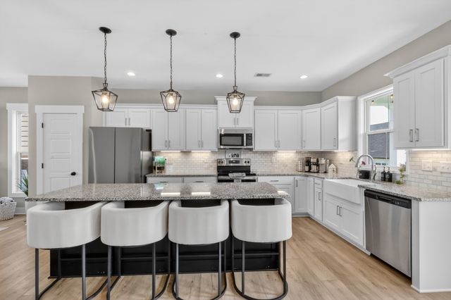 1097 Malinda Ln, Greenbrier, TN 37073