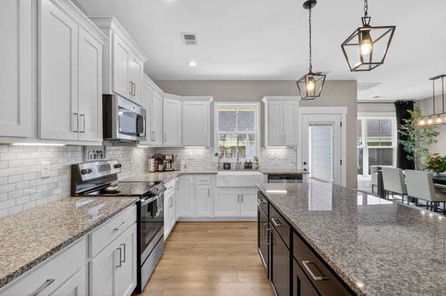 1097 Malinda Ln, Greenbrier, TN 37073