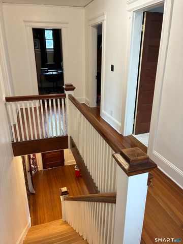 16 Holbrook Court, Ansonia, CT 06401