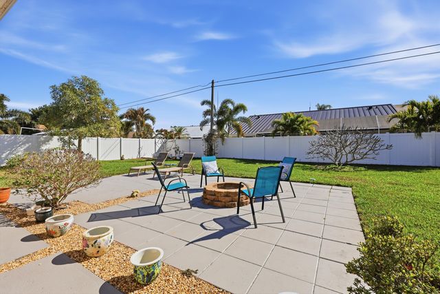 305 Circle E, Jupiter, FL 33458