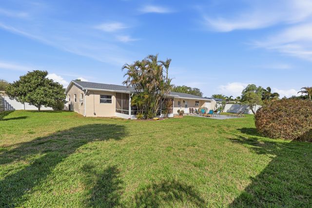 305 Circle E, Jupiter, FL 33458