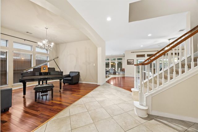 911 Vaulted Oak Street, Houston, TX 77008