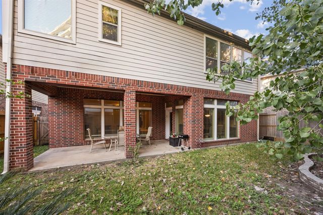 911 Vaulted Oak Street, Houston, TX 77008